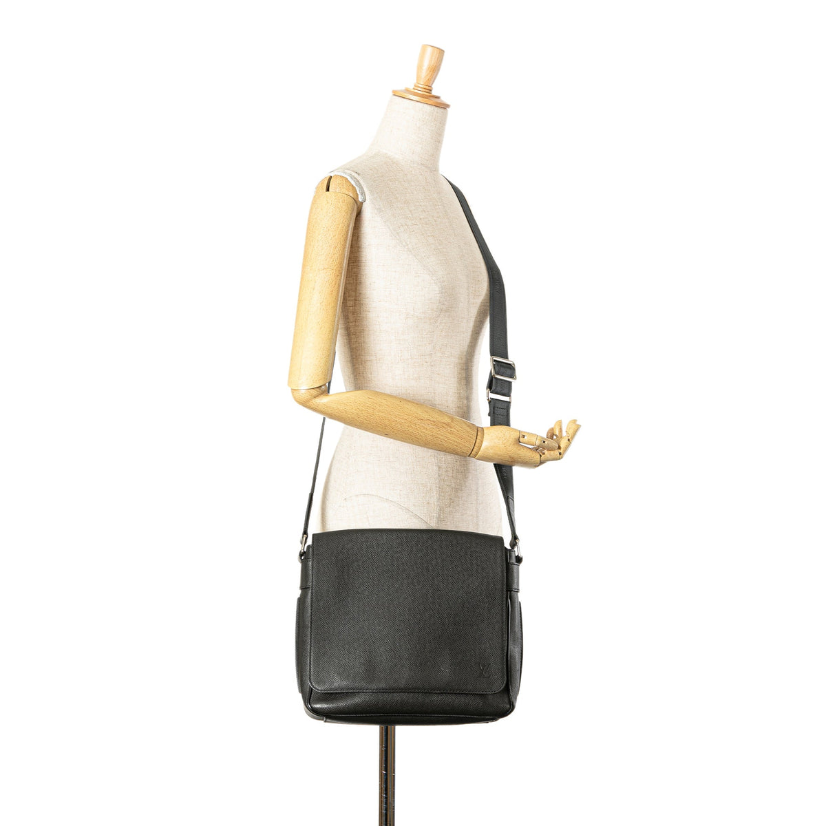 Louis Vuitton Taiga Roman PM Black