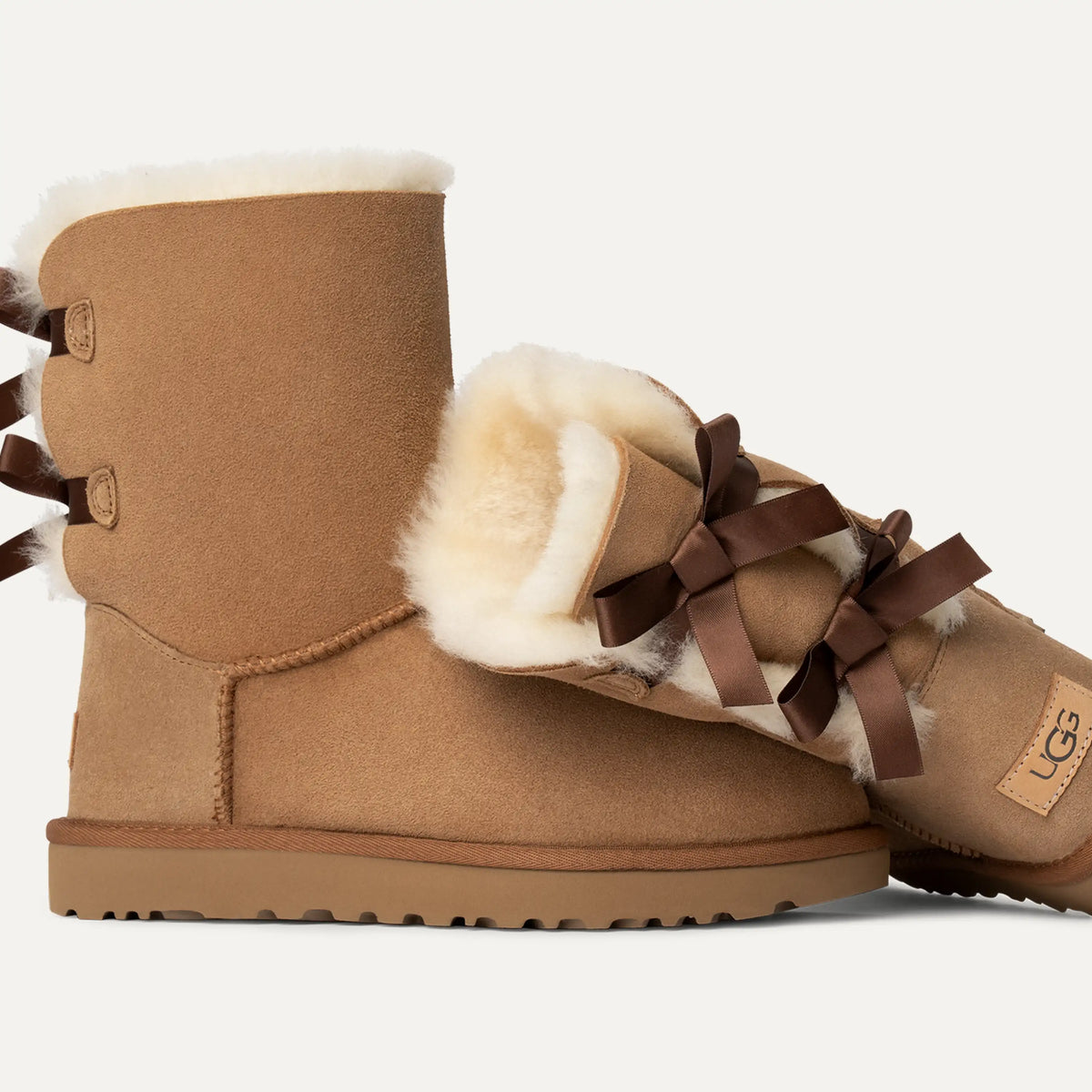 UGG Bailey Bow II - Chestnut