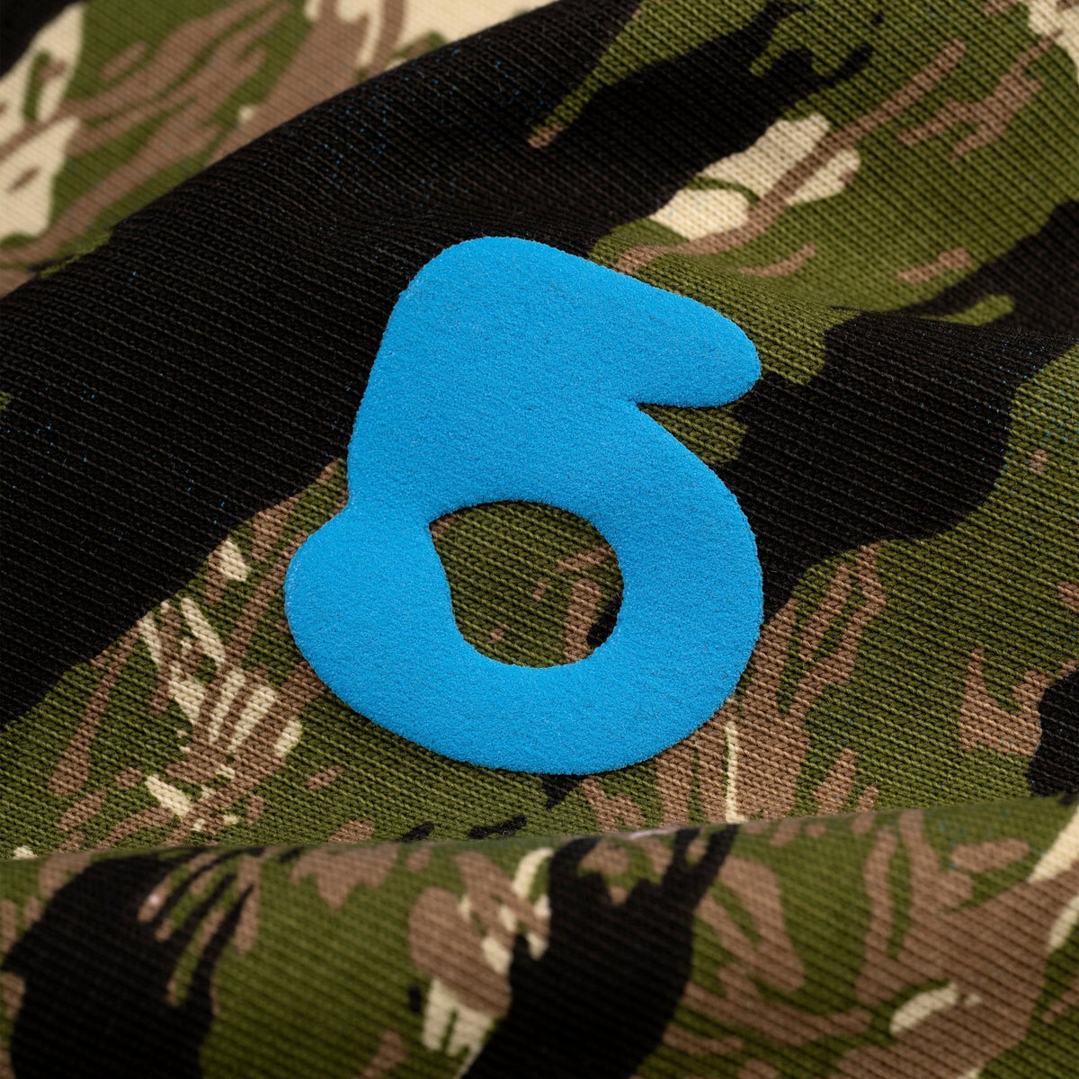 BELUGA TIGER CAMO LONGSLEEVE