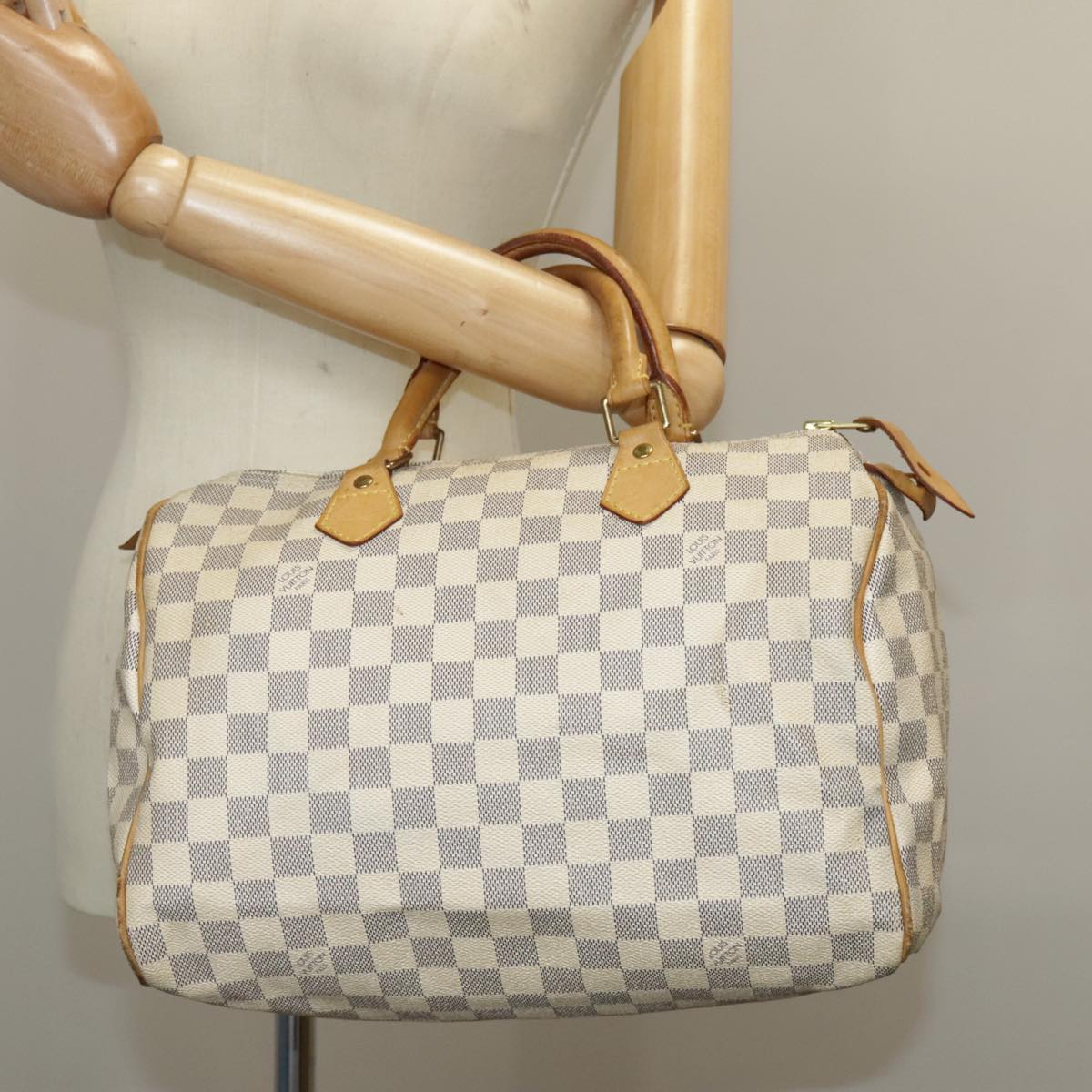 Louis Vuitton Speedy 30 Canvas, white