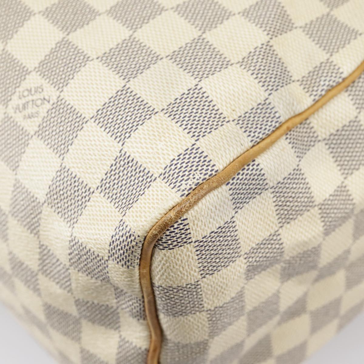 Louis Vuitton Speedy 30 Canvas, white