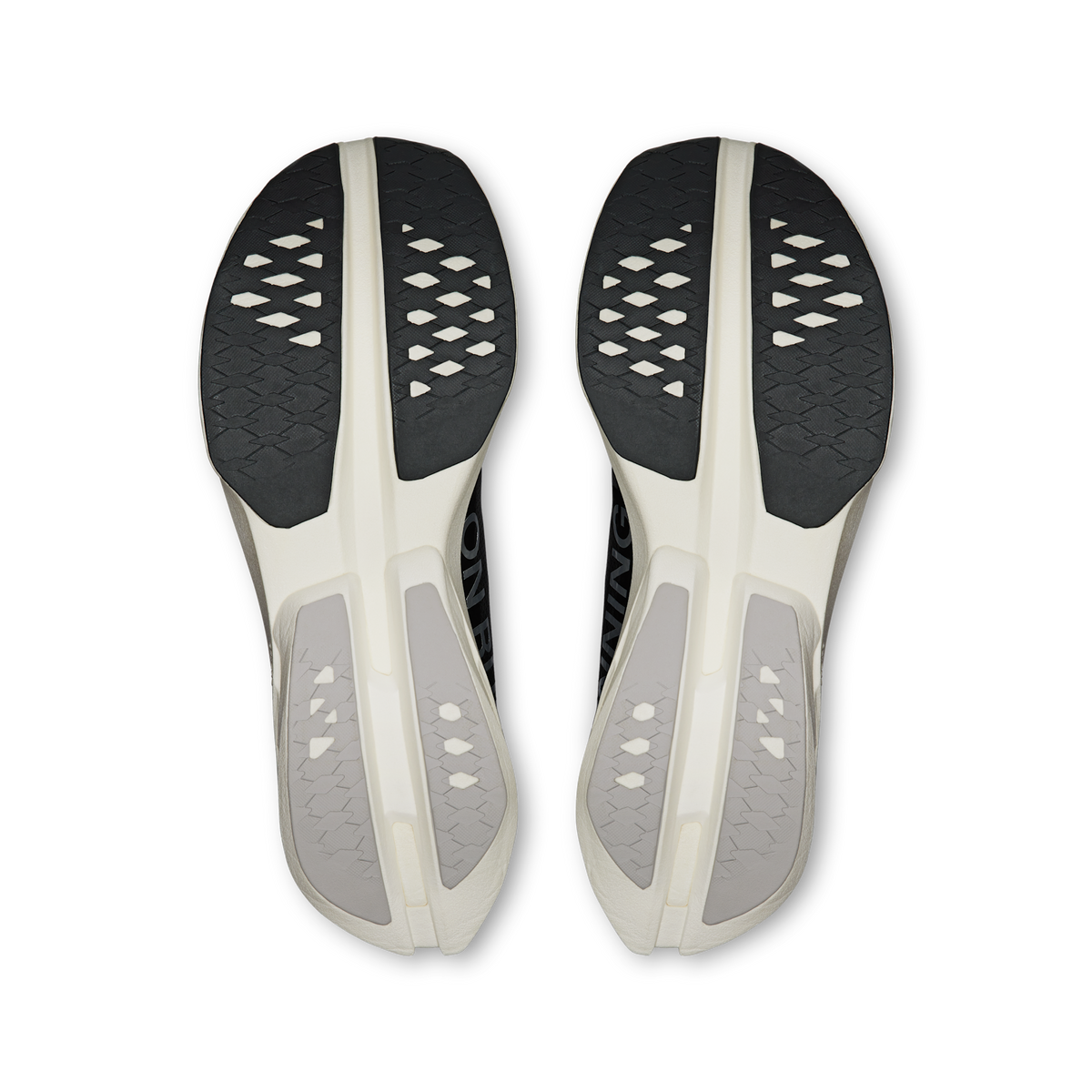 On Running Cloudboom Strike - Black / White