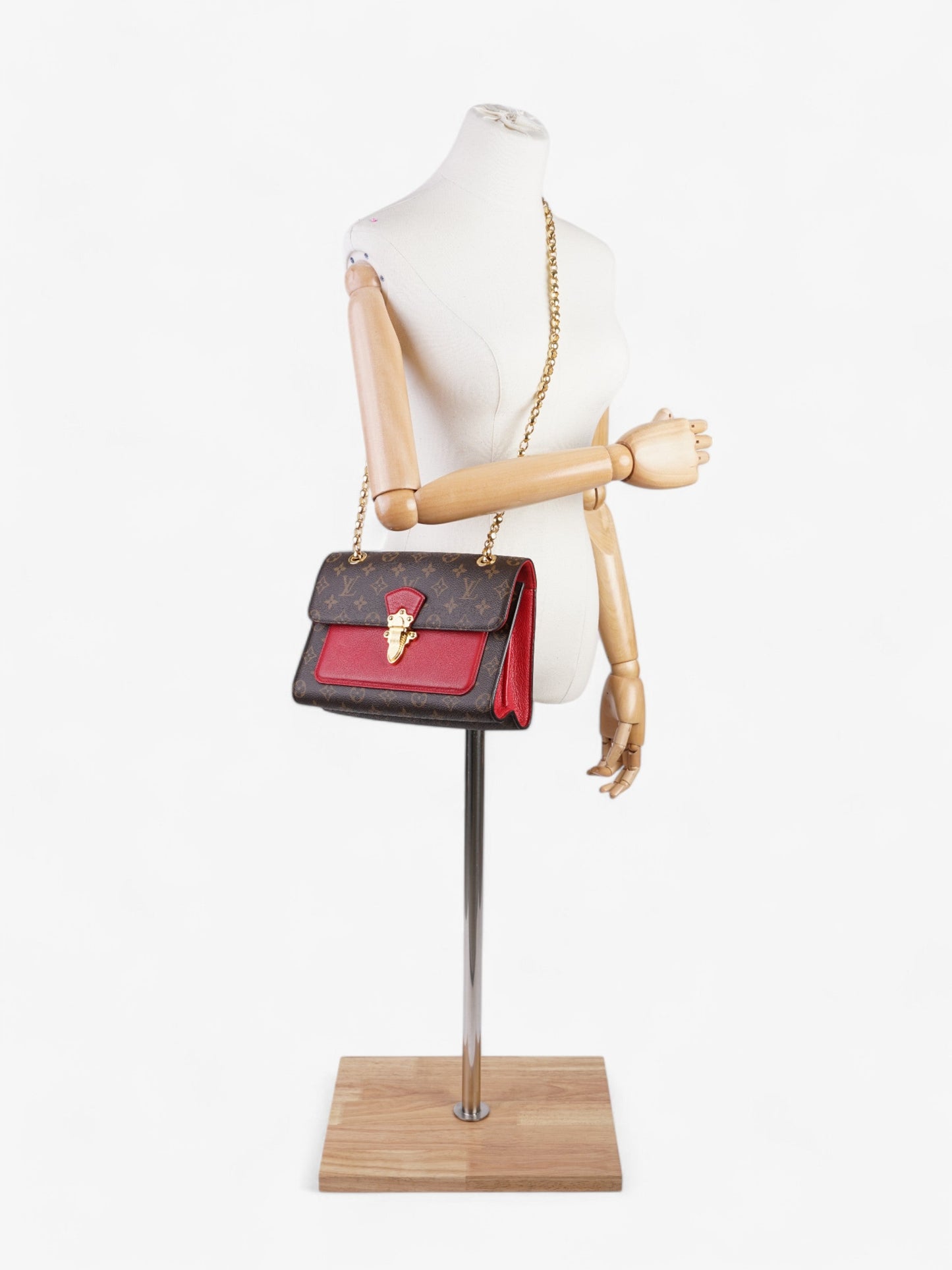 Louis Vuitton Victoire  Monogram / Red Coated Canvas