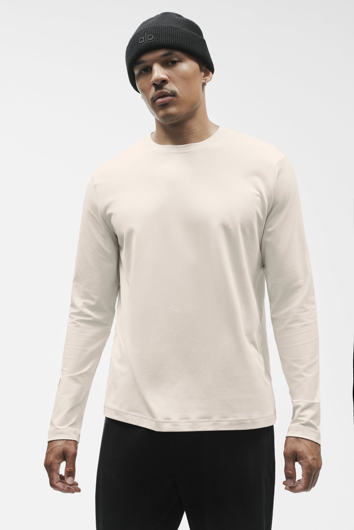 Alo Yoga Conquer Reform Crewneck - Bone