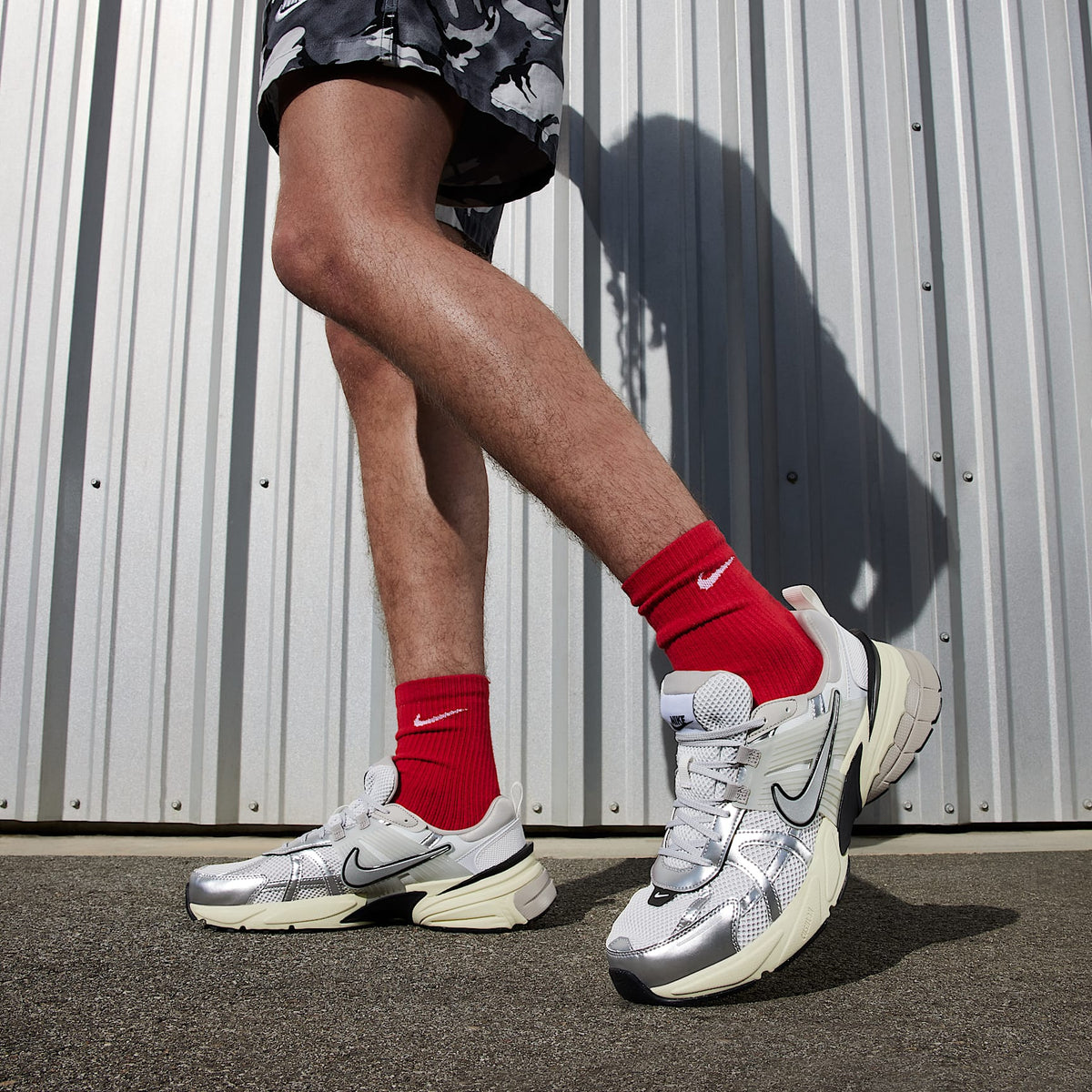 Nike V2K Run - Summit White/Pure Platinum/Light Iron Ore/Metallic Silver