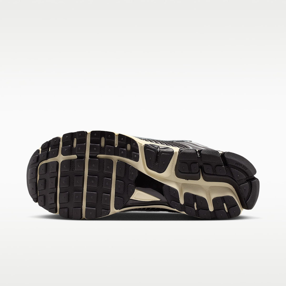 Nike Zoom Vomero 5 - Black/Metallic Silver/Coconut Milk/Chrome