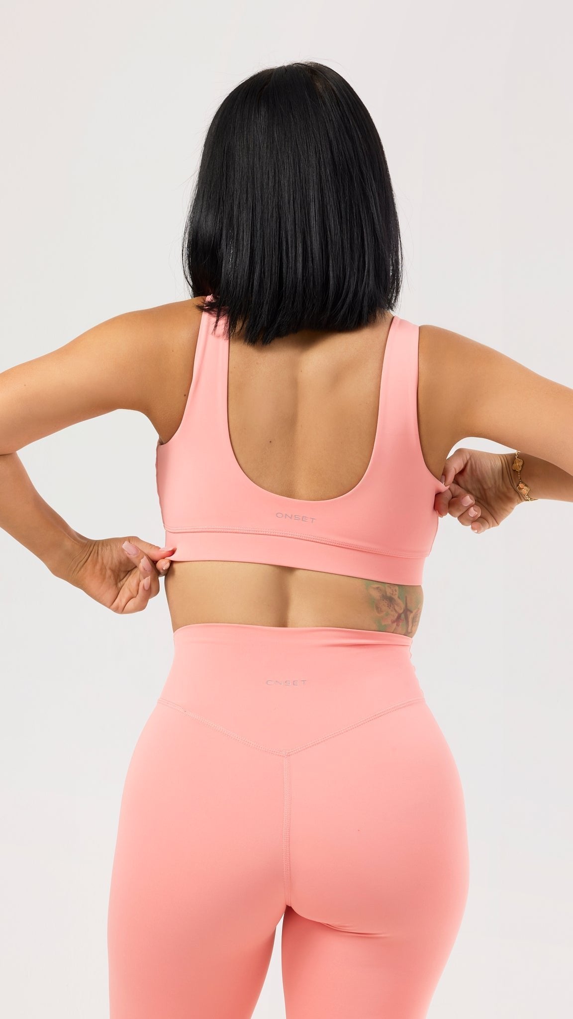 Signature Stretch Performance Leggings