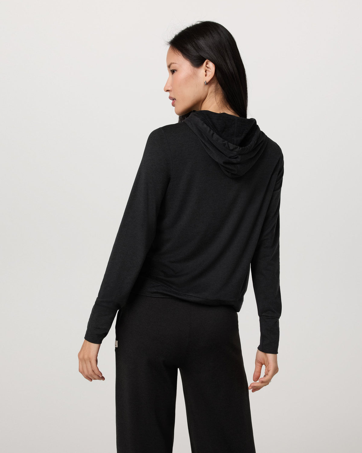 Vuori Halo Essential Hoodie - Black Heather